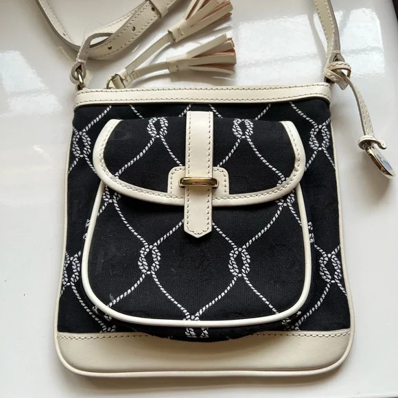 VINTAGE Dooney & Bourke Signature Letter Carrier crossbody bag - Picture 1 of 10